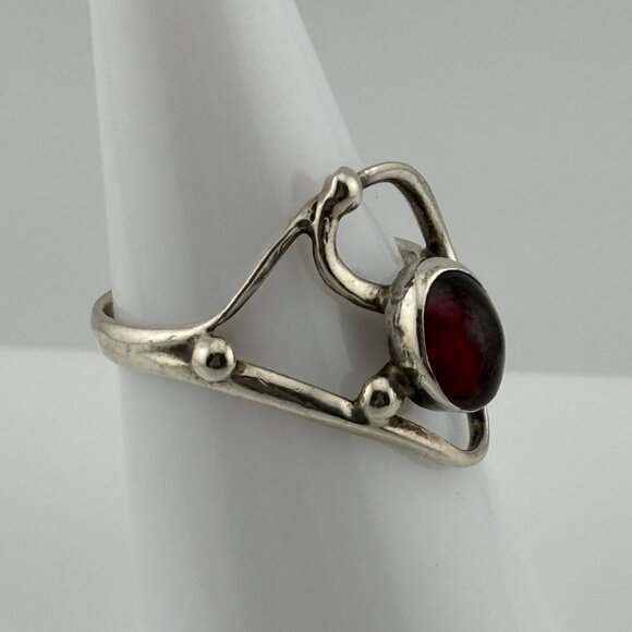 Vintage Hematite Ring - Picture 2 of 5